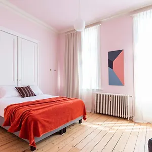 https://smartflats-design-theatre.hotelsantwerp.net